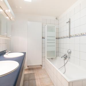 Quartier Européen – Immeuble à appartements (4 unités)