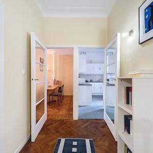 Quartier Européen : Bel appartement 2ch meublé + balcon