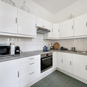 Quartier Européen : Bel appartement 2ch meublé + balcon