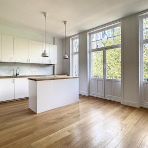 Lepoutre : Sublime triplex penthouse remis à neuf + terrasse