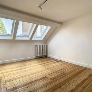 Lepoutre : Sublime triplex penthouse remis à neuf + terrasse