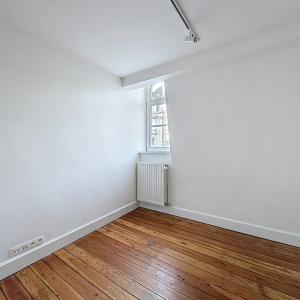 Lepoutre : Sublime triplex penthouse remis à neuf + terrasse