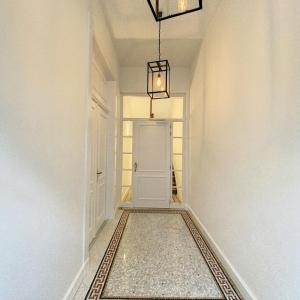 Lepoutre : Sublime triplex penthouse remis à neuf + terrasse