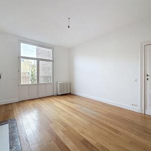 Lepoutre : Sublime triplex penthouse remis à neuf + terrasse