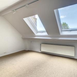 Lepoutre : Sublime triplex penthouse remis à neuf + terrasse