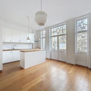 Lepoutre : Sublime triplex penthouse remis à neuf + terrasse