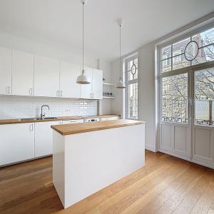 Lepoutre : Sublime triplex penthouse remis à neuf + terrasse