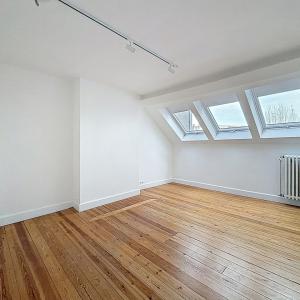 Lepoutre : Sublime triplex penthouse remis à neuf + terrasse