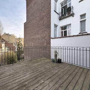 Lepoutre : Sublime triplex penthouse remis à neuf + terrasse