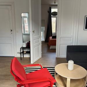 Quartier Européen: Bel appartement 1 chambre meublé, balcon
