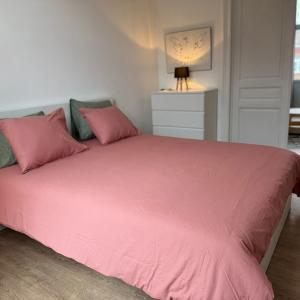 Quartier Européen: Bel appartement 1 chambre meublé, balcon