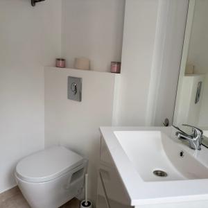 Quartier Européen: Bel appartement 1 chambre meublé, balcon