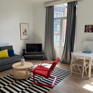 Quartier Européen: Bel appartement 1 chambre meublé, balcon