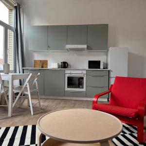 Quartier Européen: Bel appartement 1 chambre meublé, balcon