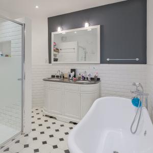 Vanderkindere : Belle arrière maison 4 chambres + jardin