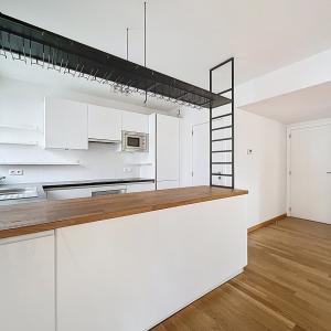 Messidor/Brugmann : Beau rez-de-chaussée avec jardinet