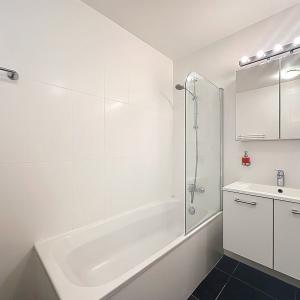 Messidor/Brugmann : Beau rez-de-chaussée avec jardinet