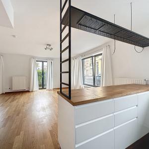 Messidor/Brugmann : Beau rez-de-chaussée avec jardinet