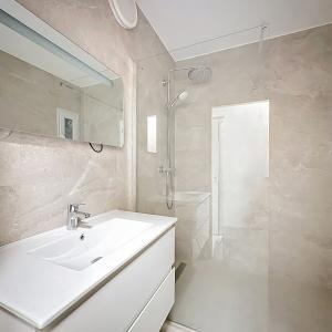 Square Ambiorix : Bel appartement rénové de 3 chambres