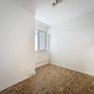 Square Ambiorix : Bel appartement rénové de 3 chambres