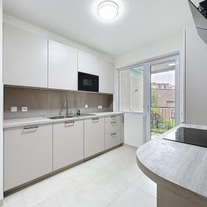 Square Ambiorix : Bel appartement rénové de 3 chambres