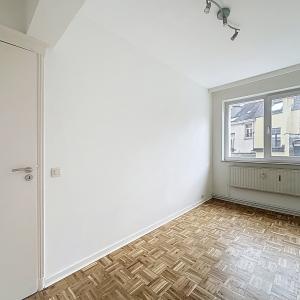 Square Ambiorix : Bel appartement rénové de 3 chambres