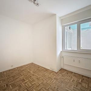 Square Ambiorix : Bel appartement rénové de 3 chambres