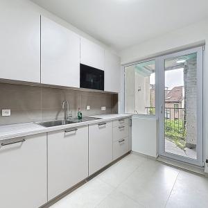 Square Ambiorix : Bel appartement rénové de 3 chambres