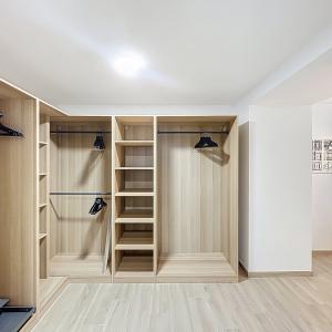 Quartier Européen – Superbe duplex 1 ch. + bureau meublé