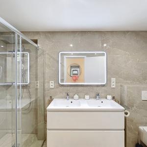 Quartier Européen – Superbe duplex 1 ch. + bureau meublé