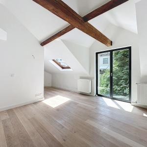 Vleurgat : Magnifique penthouse en arrière d’immeuble