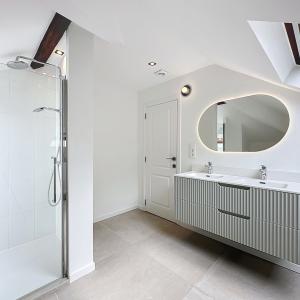 Vleurgat : Magnifique penthouse en arrière d’immeuble