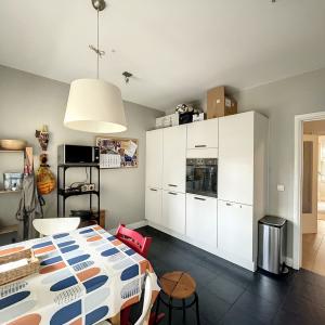 Molière : Superbe appartement deux chambres avec balcon