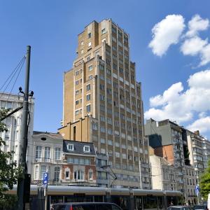 Cambre/ Etoile: Magnifique appartement 2 chambres + bureau 