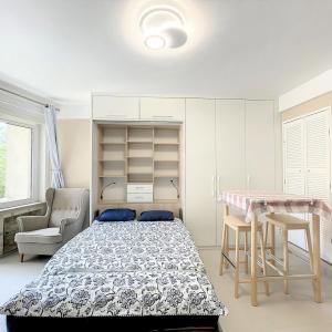 Mérode/Cinquantenaire - Studio meublé et renové