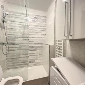 Mérode/Cinquantenaire - Studio meublé, équipé et rénové 