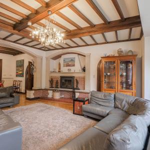 Béchet/Baron d'Huart: Magnifique villa, jardin sud, 2 garages
