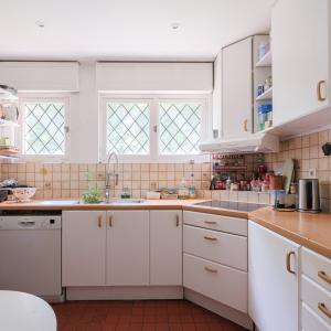 Béchet/Baron d'Huart: Magnifique villa, jardin sud, 2 garages