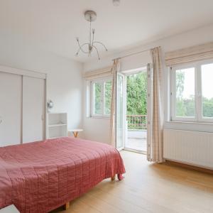 Béchet/Baron d'Huart: Magnifique villa, jardin sud, 2 garages