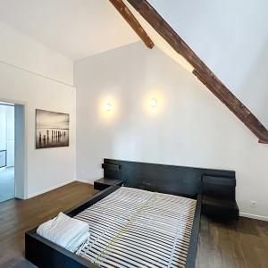 Congrès/Parc Royal : Super appartement 2 chambres meublé 