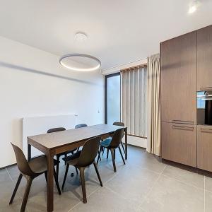 Montgomery/Cinquantenaire: Somptueux penthouse meublé neuf