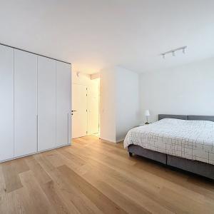 Montgomery/Cinquantenaire: Somptueux penthouse meublé neuf