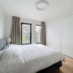 Montgomery/Cinquantenaire: Somptueux appartement meublé neuf