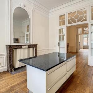 Place Brugmann : Superbe rez-de-chaussée avec jardin