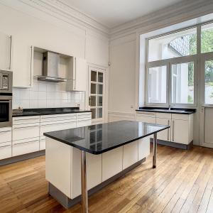 Place Brugmann : Superbe rez-de-chaussée avec jardin