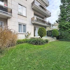 Bois de la Cambre / Roosevelt : Rez-de-chaussée avec jardin