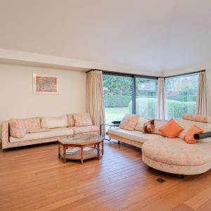 Fort Jaco: magnifique villa de ± 453 m² sur 15 ares - 5 ch.