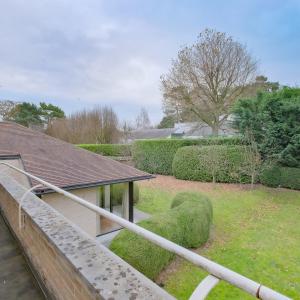 Fort Jaco: magnifique villa de ± 453 m² sur 15 ares - 5 ch.