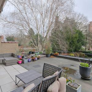 Molière/Pl. C. Meunier : Appartement 2 ch, terrasse + jardin