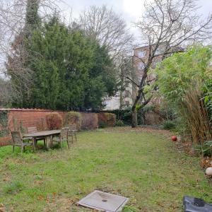 Molière/Pl. C. Meunier : Appartement 2 ch, terrasse + jardin